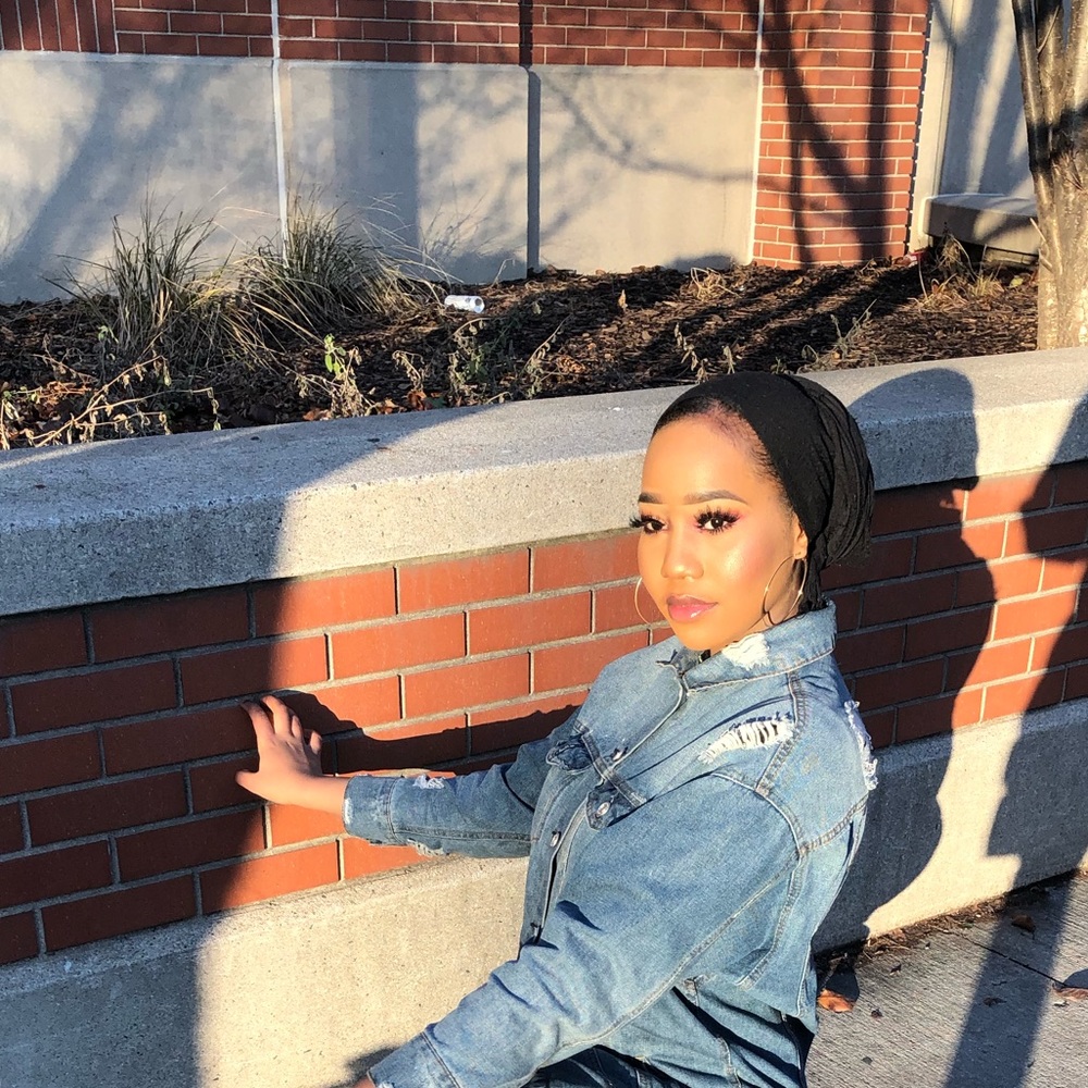 Meet your Posher, Anisa